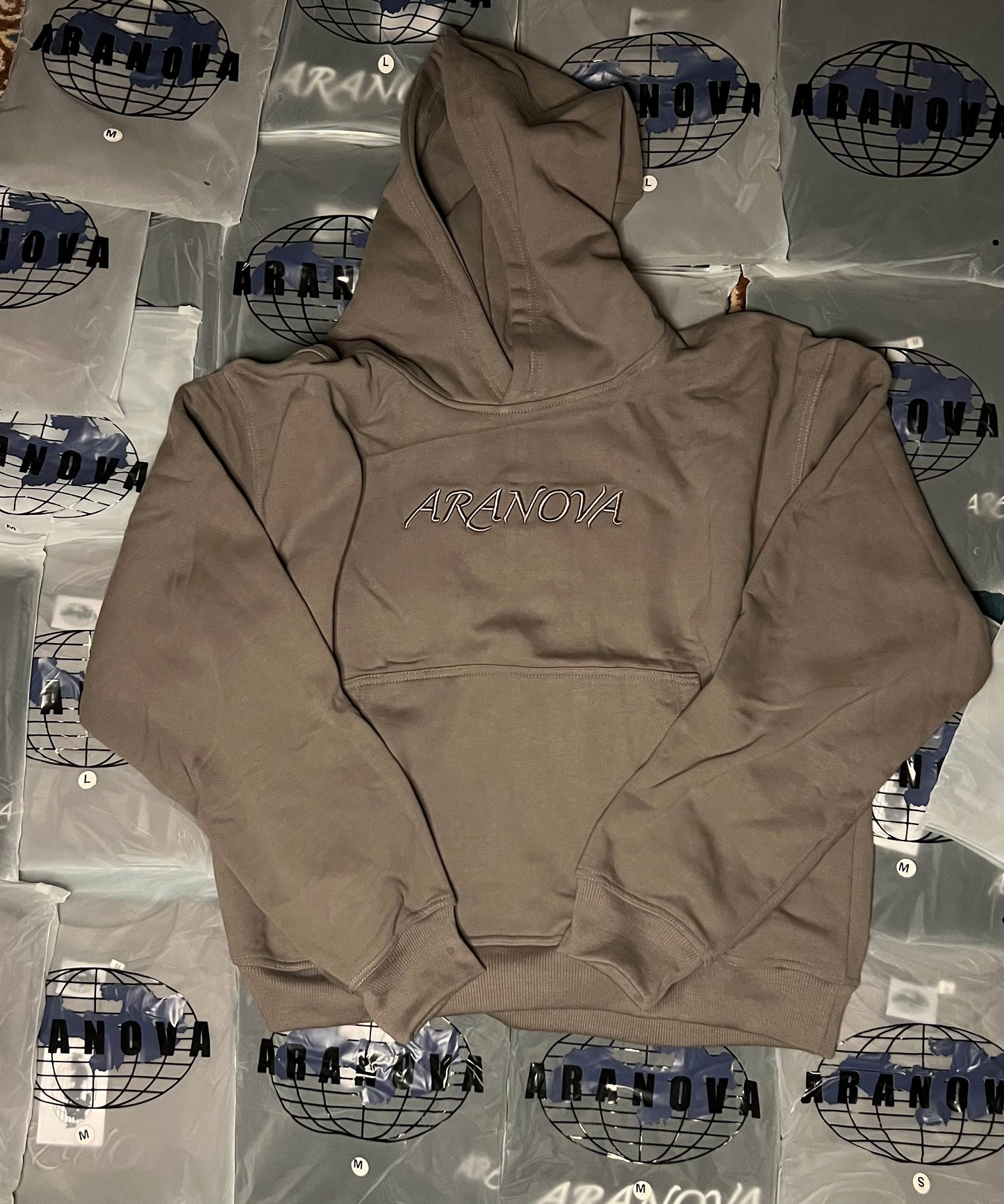 ARANOVA HOODIE ESSENTIAL